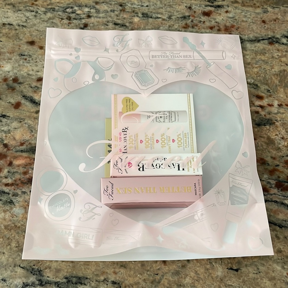 Too Faced travel gift set
